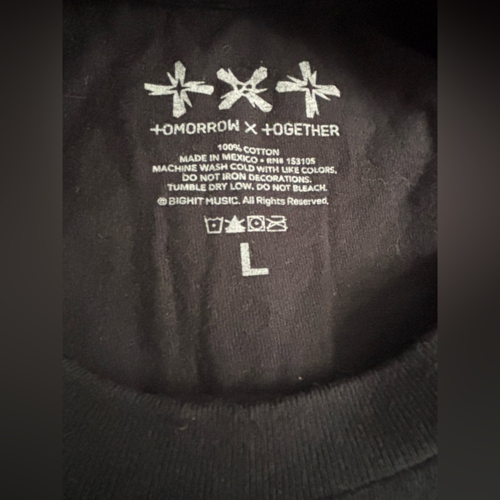 TXT Tomorrow X Together World Tour Act Sweet Mirage T-Shirt size L Like New. - Picture 3 of 4